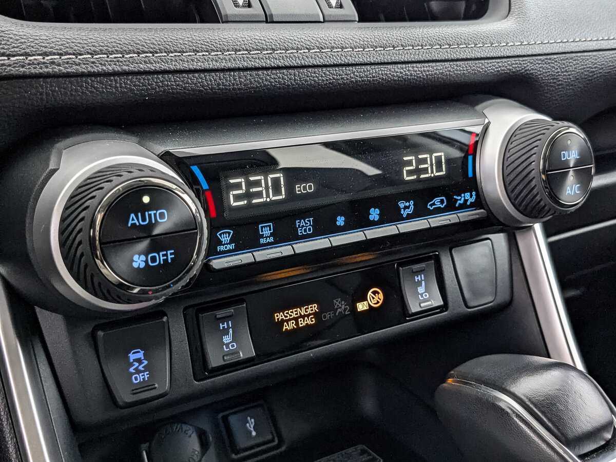 Купить Toyota RAV4 с пробегом. Фото: #16