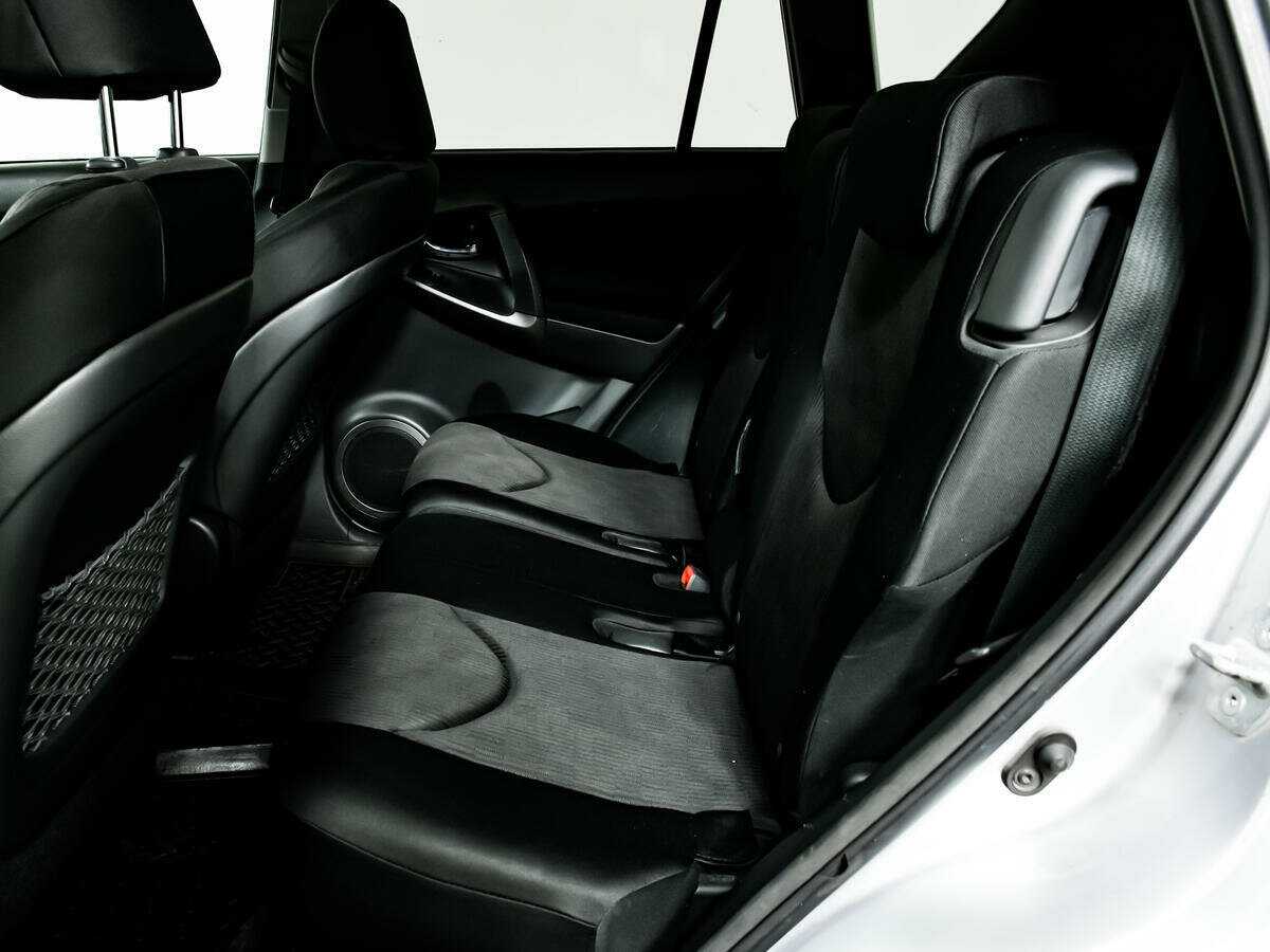 Купить Toyota RAV4 с пробегом. Фото: #11