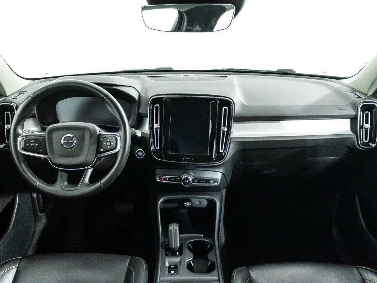 Купить Volvo XC40 с пробегом. Фото: #12