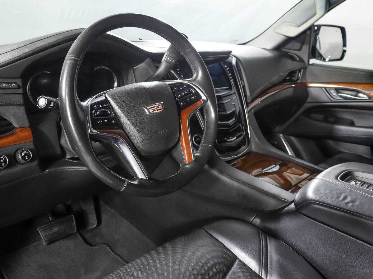 Купить Cadillac Escalade с пробегом. Фото: #11