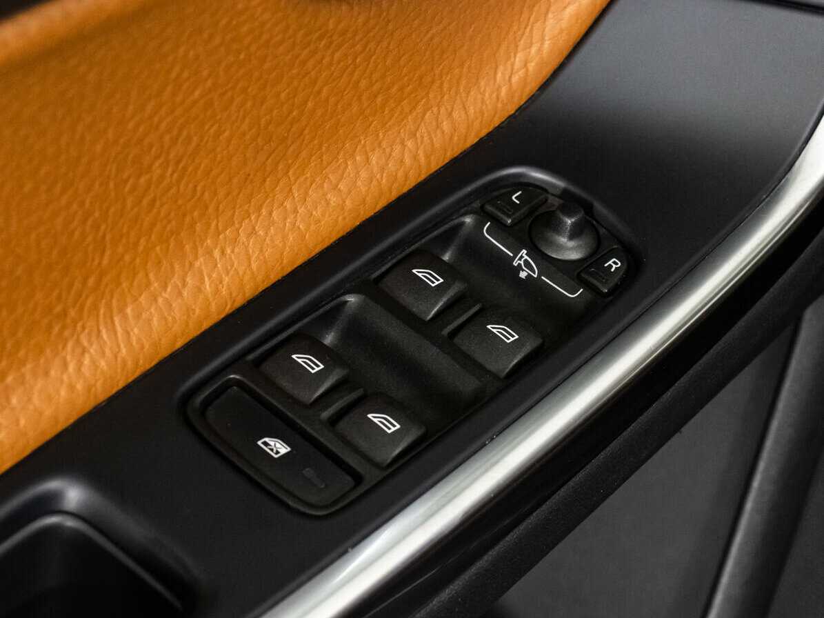 Купить Volvo S60 с пробегом. Фото: #17