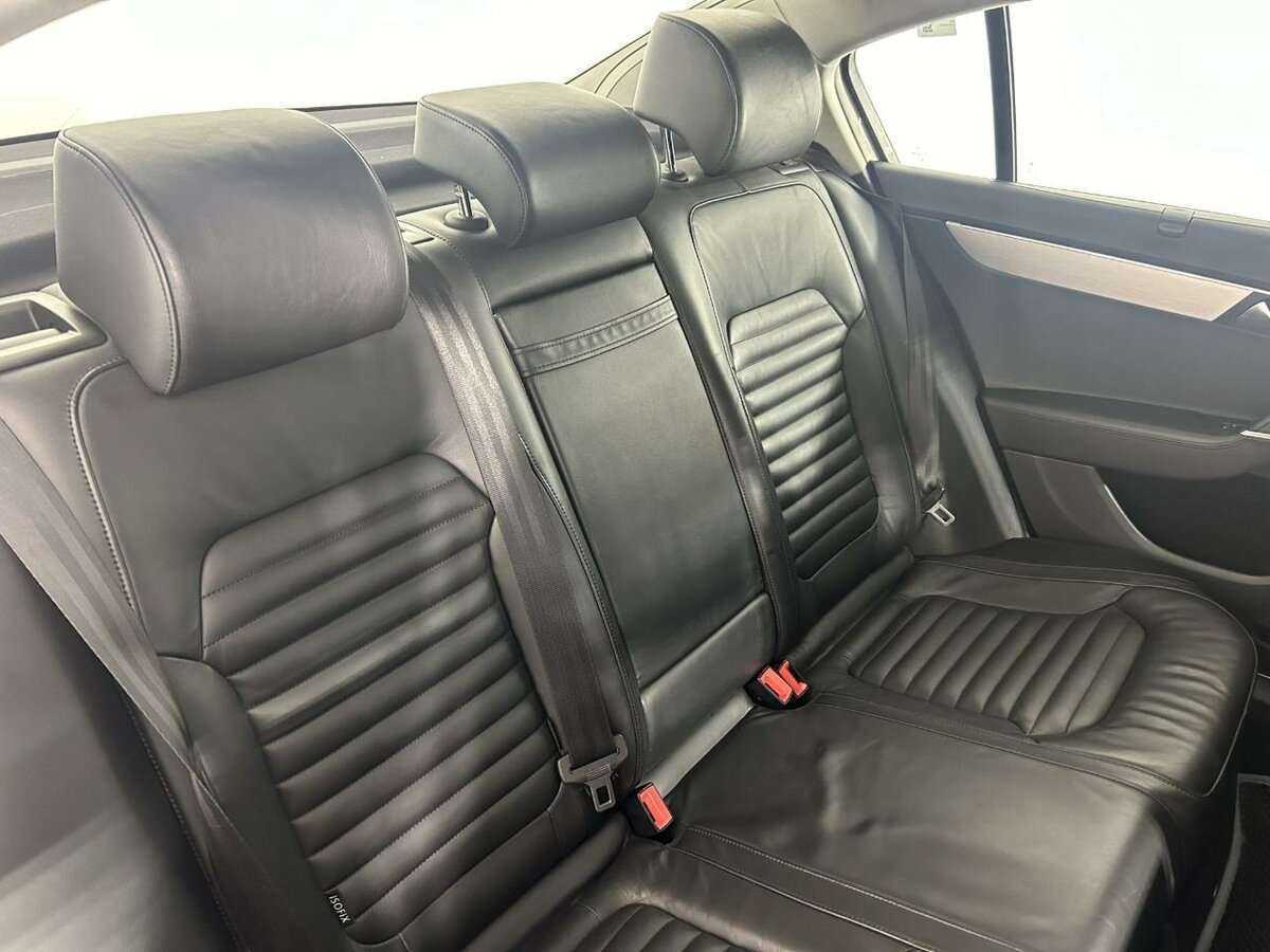 Купить Volkswagen Passat с пробегом. Фото: #14