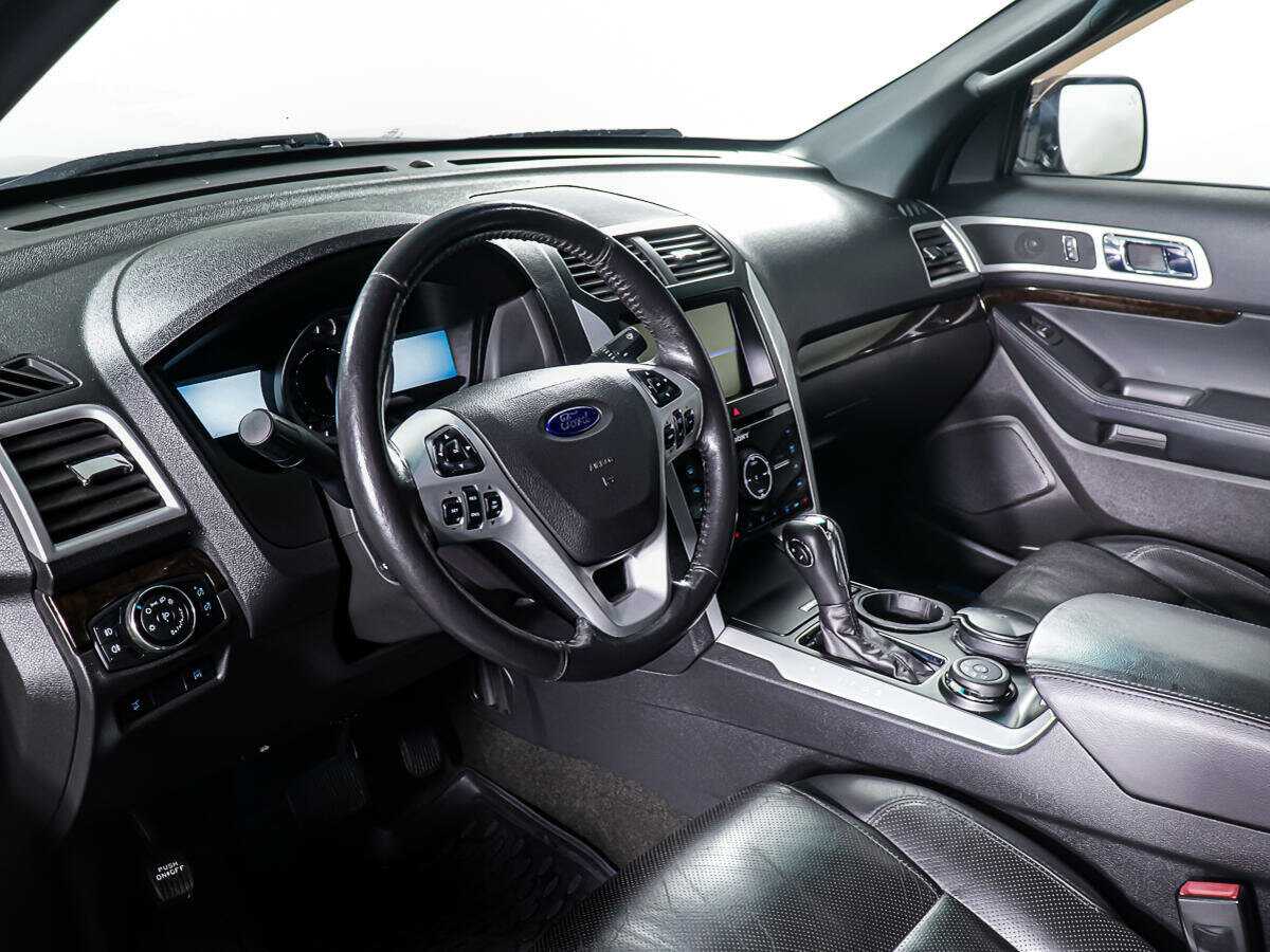 Купить Ford Explorer с пробегом. Фото: #15