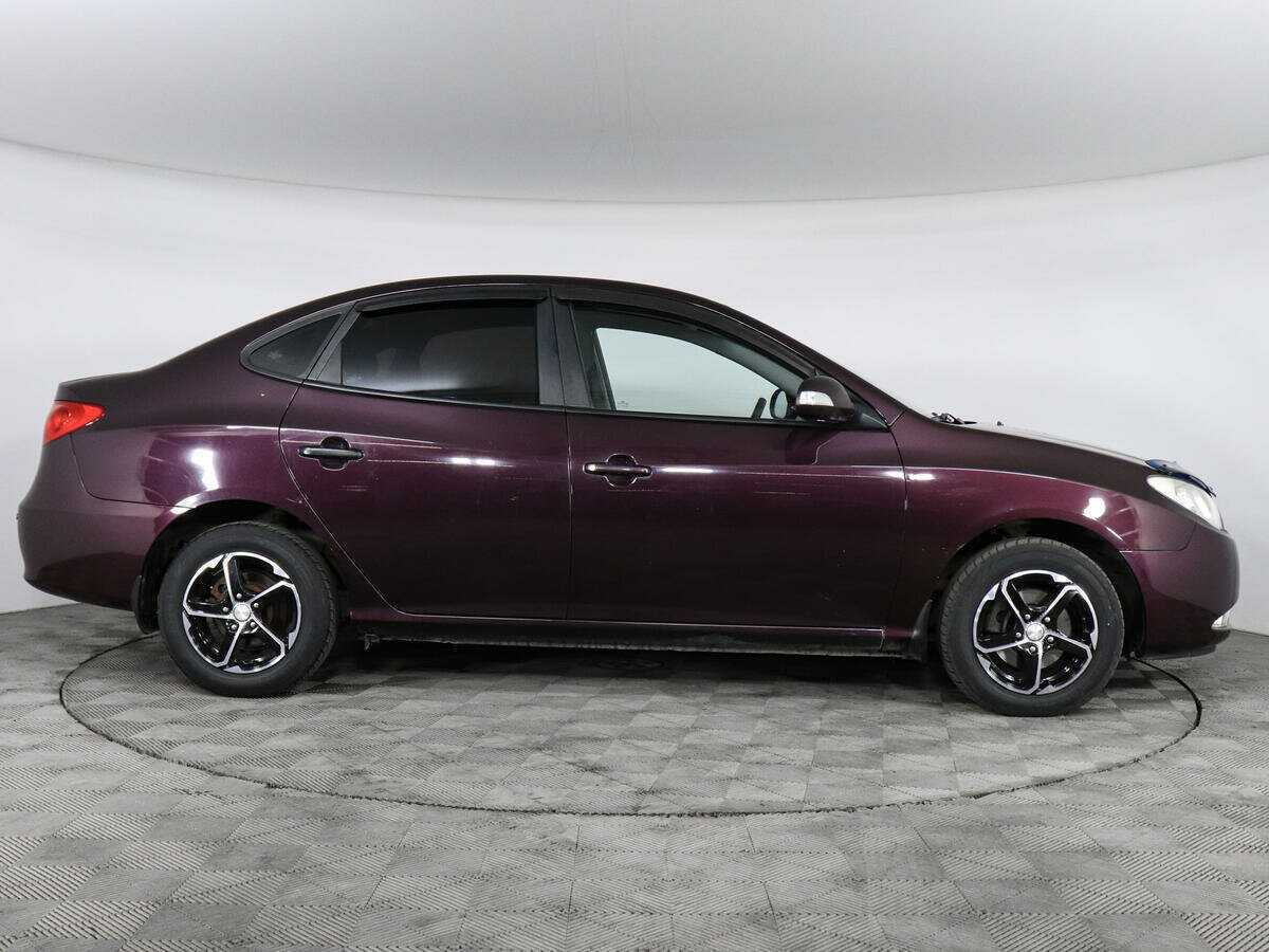 Купить Hyundai Elantra с пробегом. Фото: #2