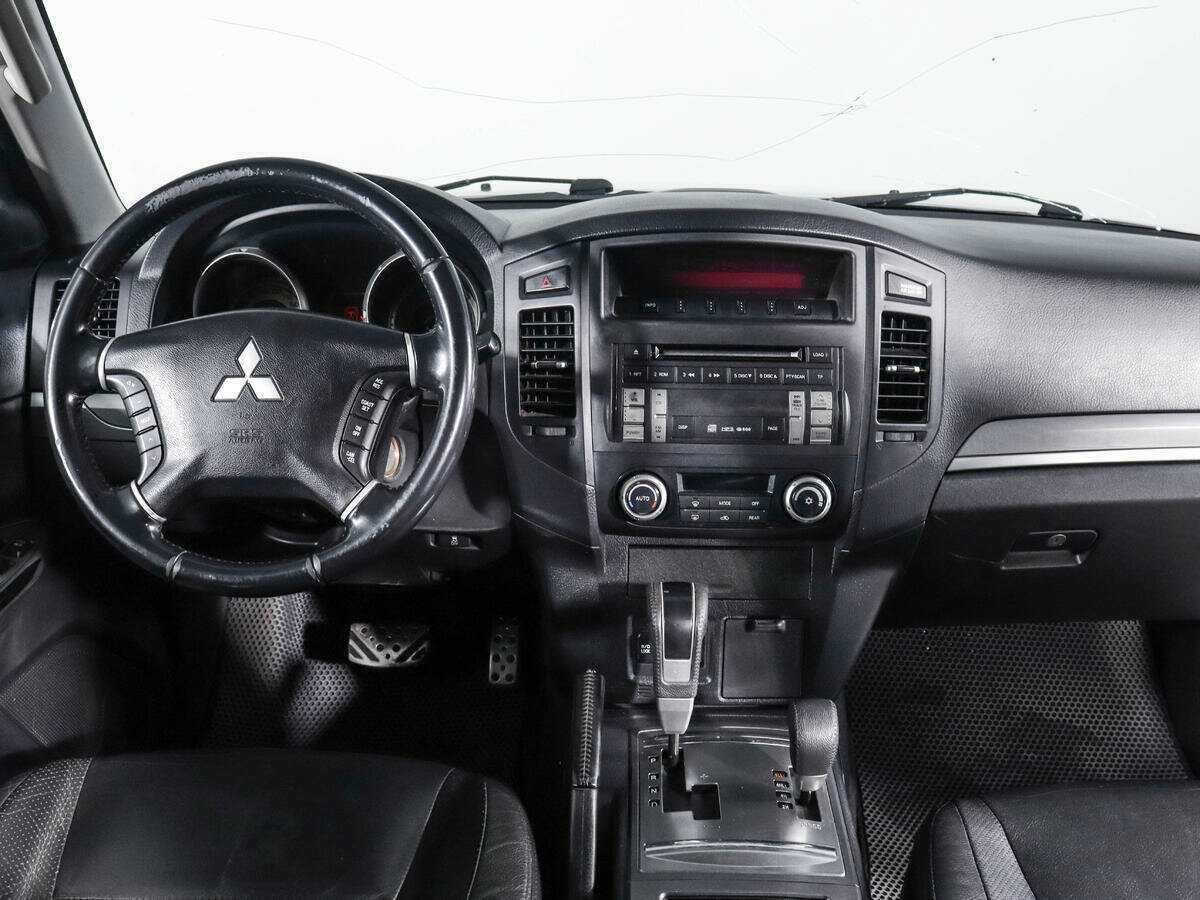Купить Mitsubishi Pajero с пробегом. Фото: #9