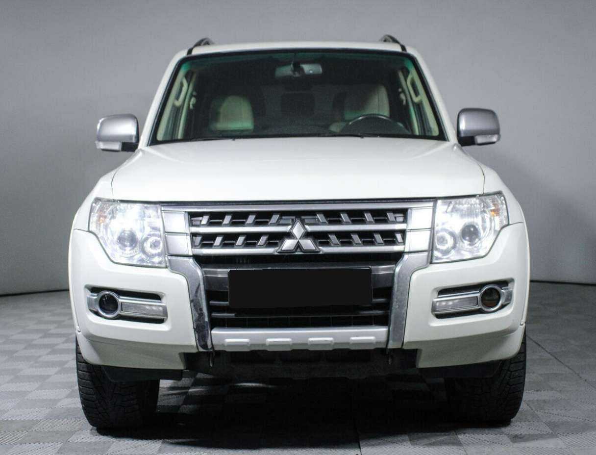 Купить Mitsubishi Pajero с пробегом. Фото: #1