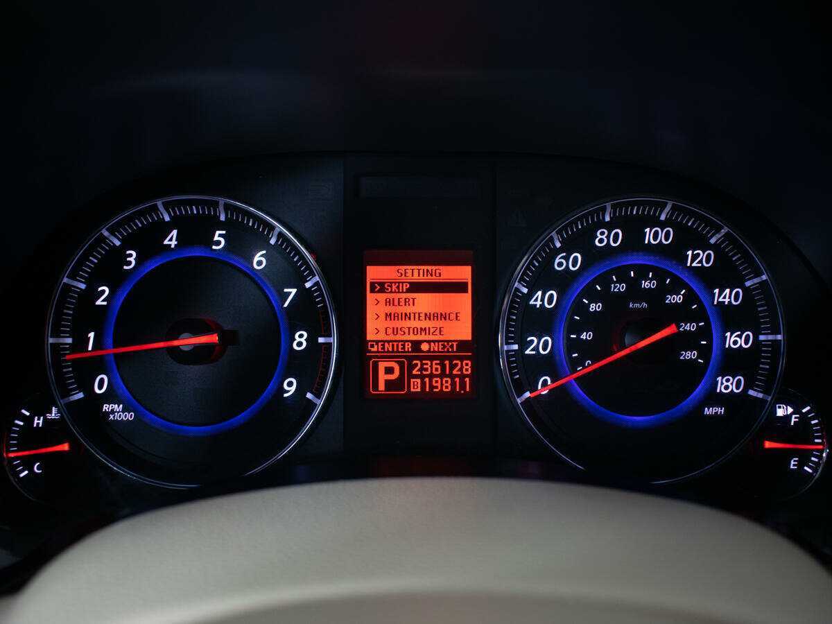 Купить Infiniti FX с пробегом. Фото: #9