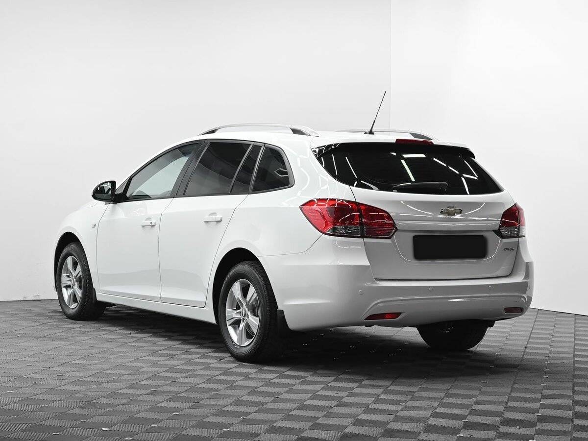 Купить Chevrolet Cruze с пробегом. Фото: #2