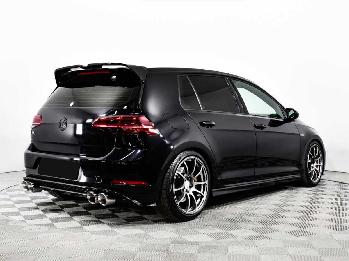 Купить Volkswagen Golf R с пробегом. Фото: #4