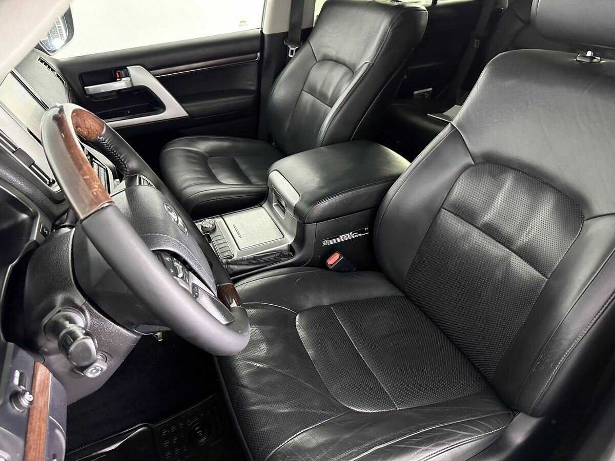 Купить Toyota Land Cruiser с пробегом. Фото: #7