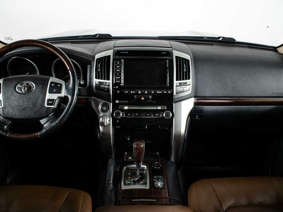 Купить Toyota Land Cruiser с пробегом. Фото: #11