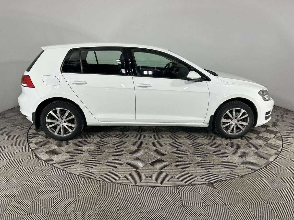 Купить Volkswagen Golf с пробегом. Фото: #3