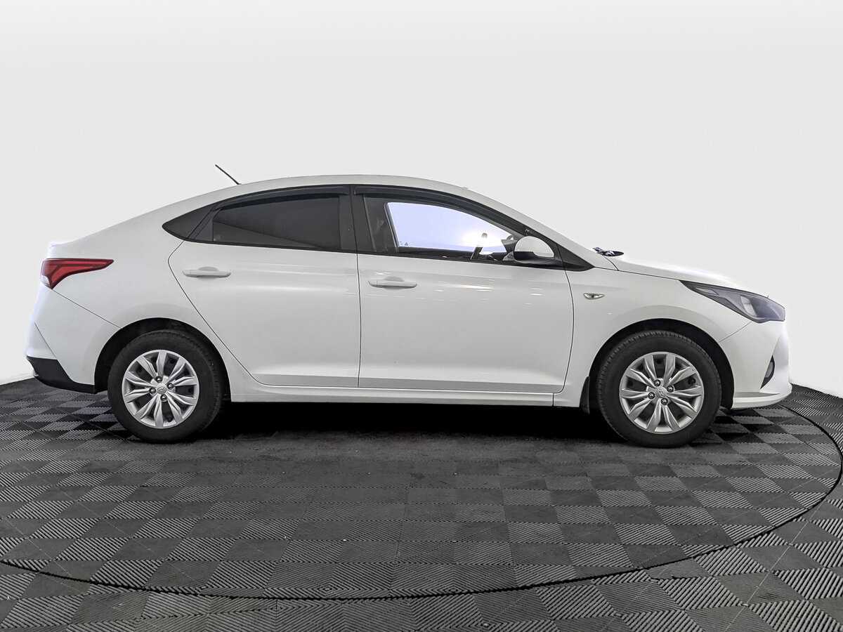 Купить Hyundai Solaris с пробегом. Фото: #3