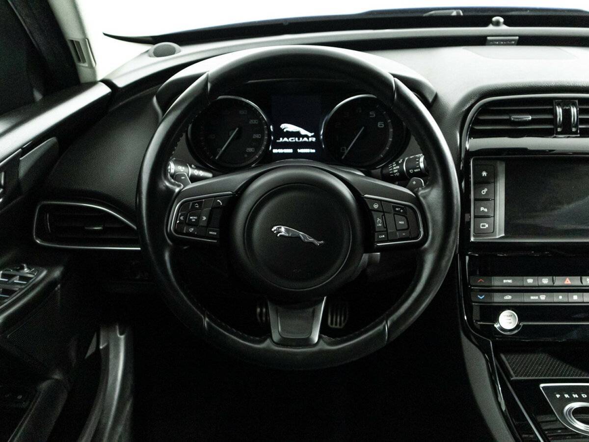 Купить Jaguar XE с пробегом. Фото: #21