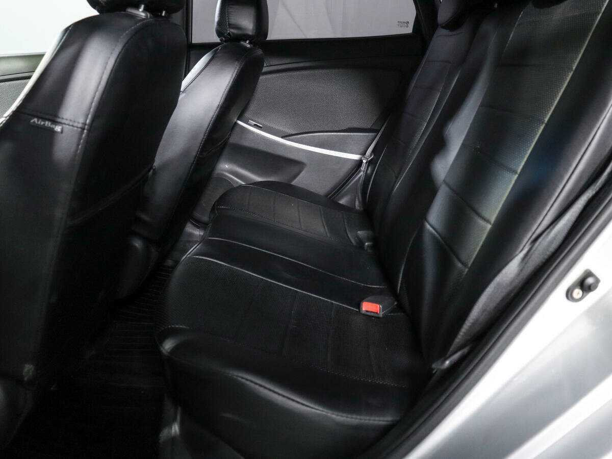 Купить Hyundai Solaris с пробегом. Фото: #9