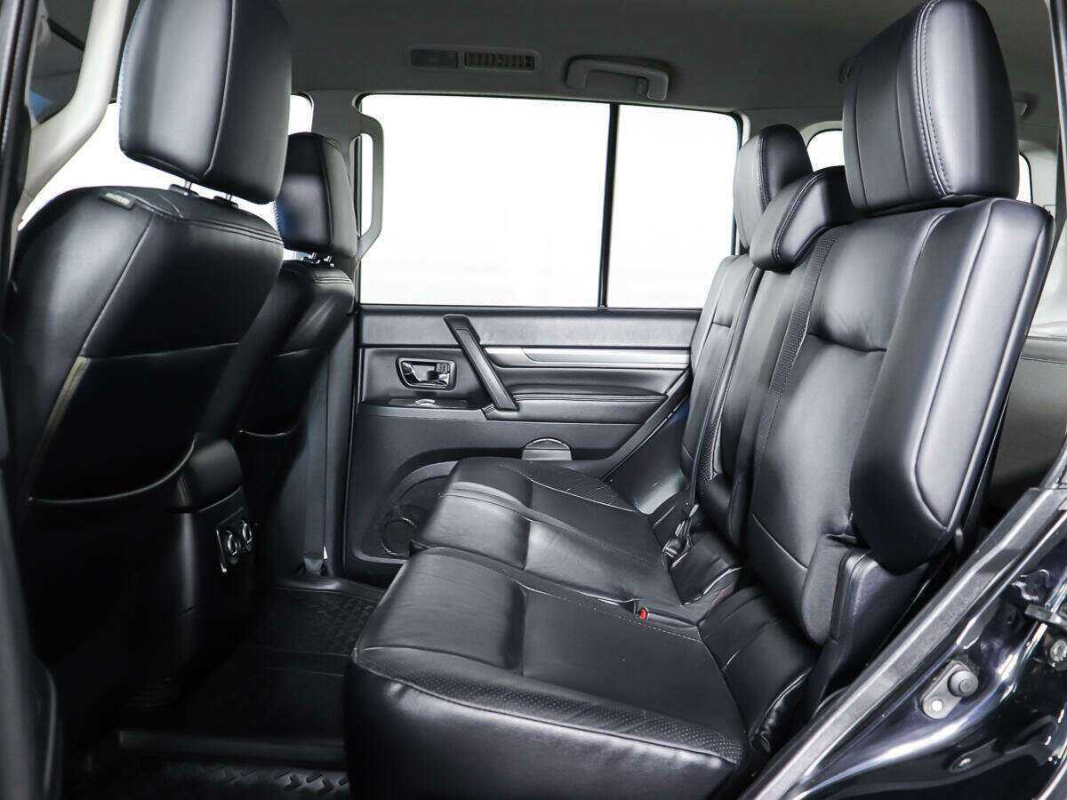 Купить Mitsubishi Pajero с пробегом. Фото: #9