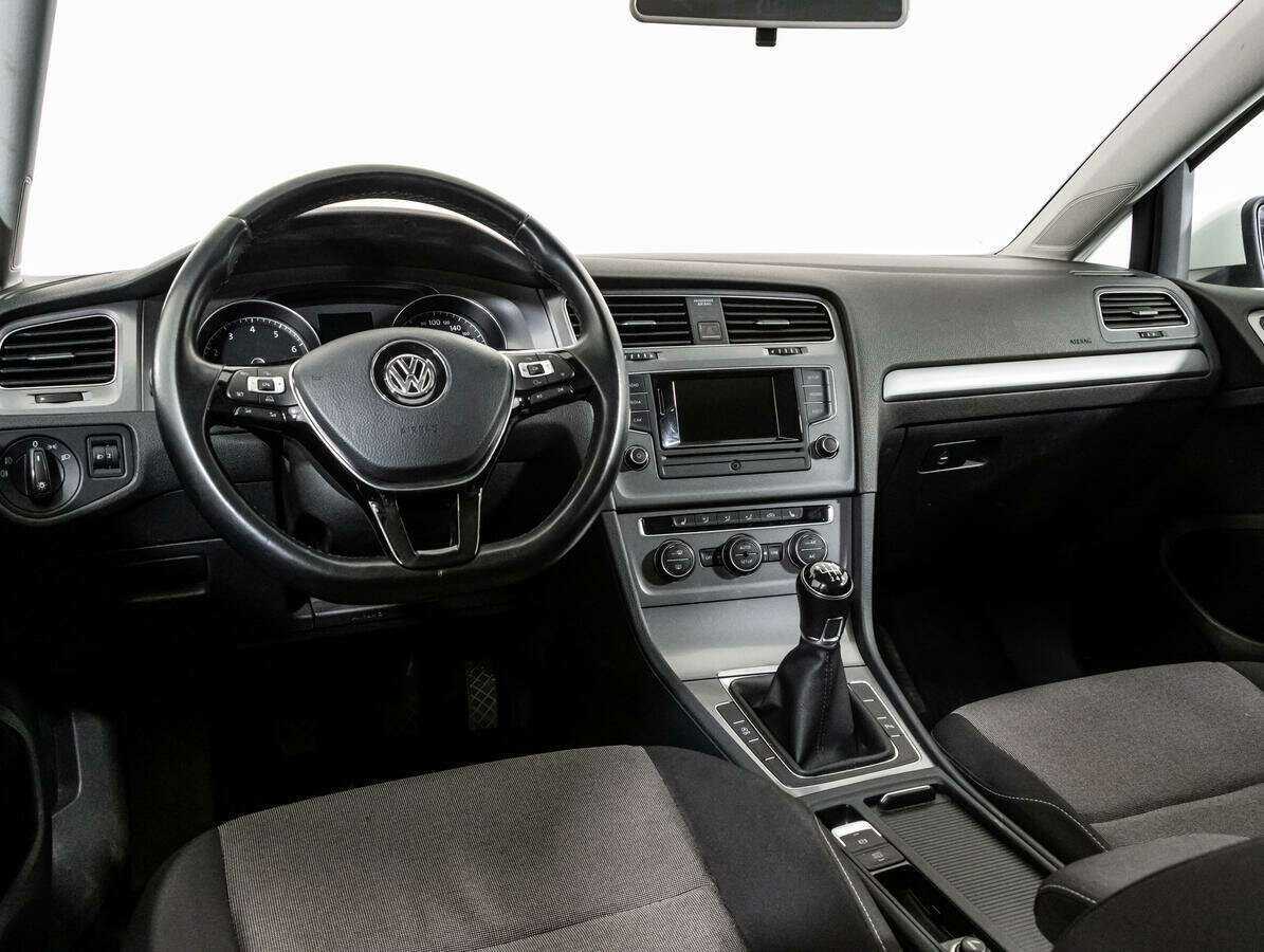 Купить Volkswagen Golf с пробегом. Фото: #8