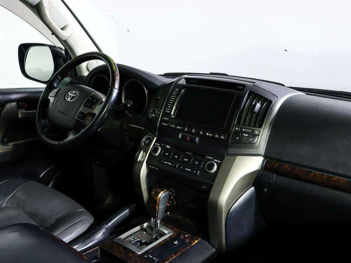 Купить Toyota Land Cruiser с пробегом. Фото: #5