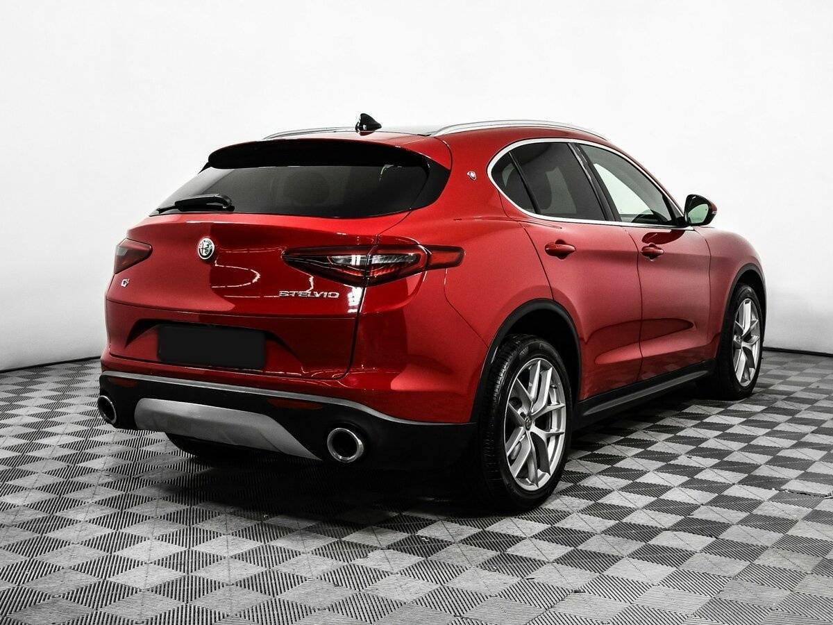 Купить Alfa Romeo Stelvio с пробегом. Фото: #4