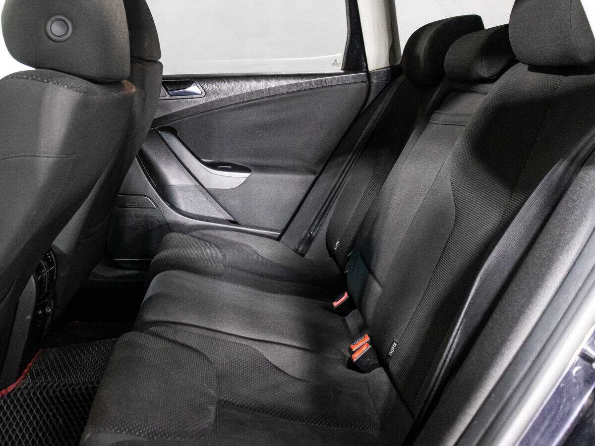 Купить Volkswagen Passat с пробегом. Фото: #9