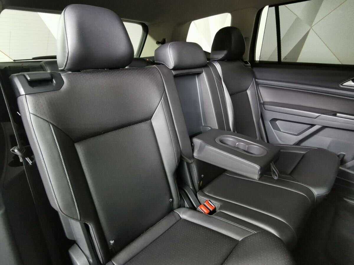 Купить Volkswagen Teramont с пробегом. Фото: #12