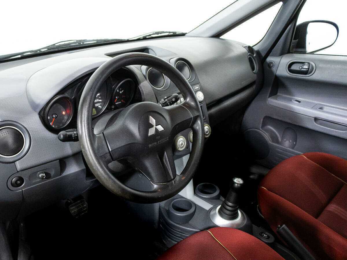 Купить Mitsubishi Colt с пробегом. Фото: #10