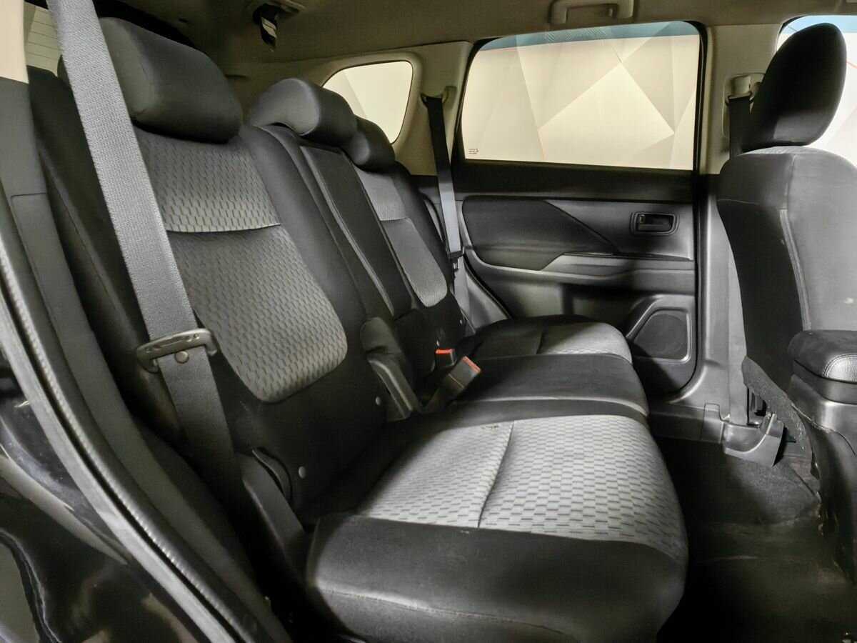 Купить Mitsubishi Outlander с пробегом. Фото: #11
