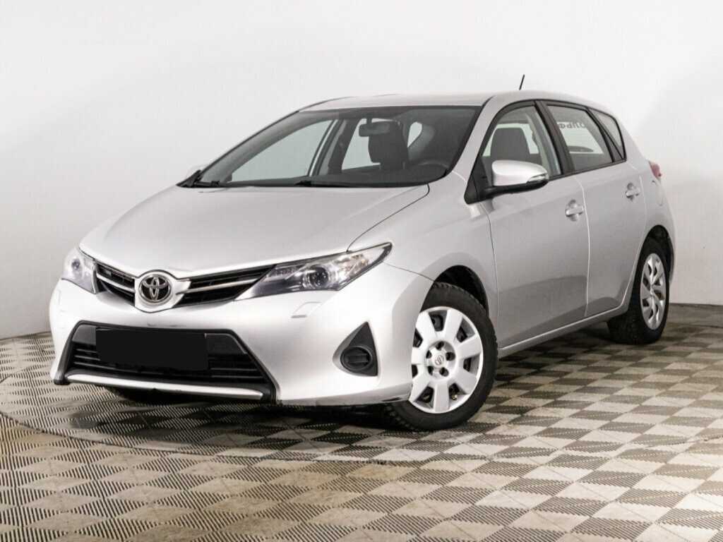 Купить Toyota Auris с пробегом. Фото: #0