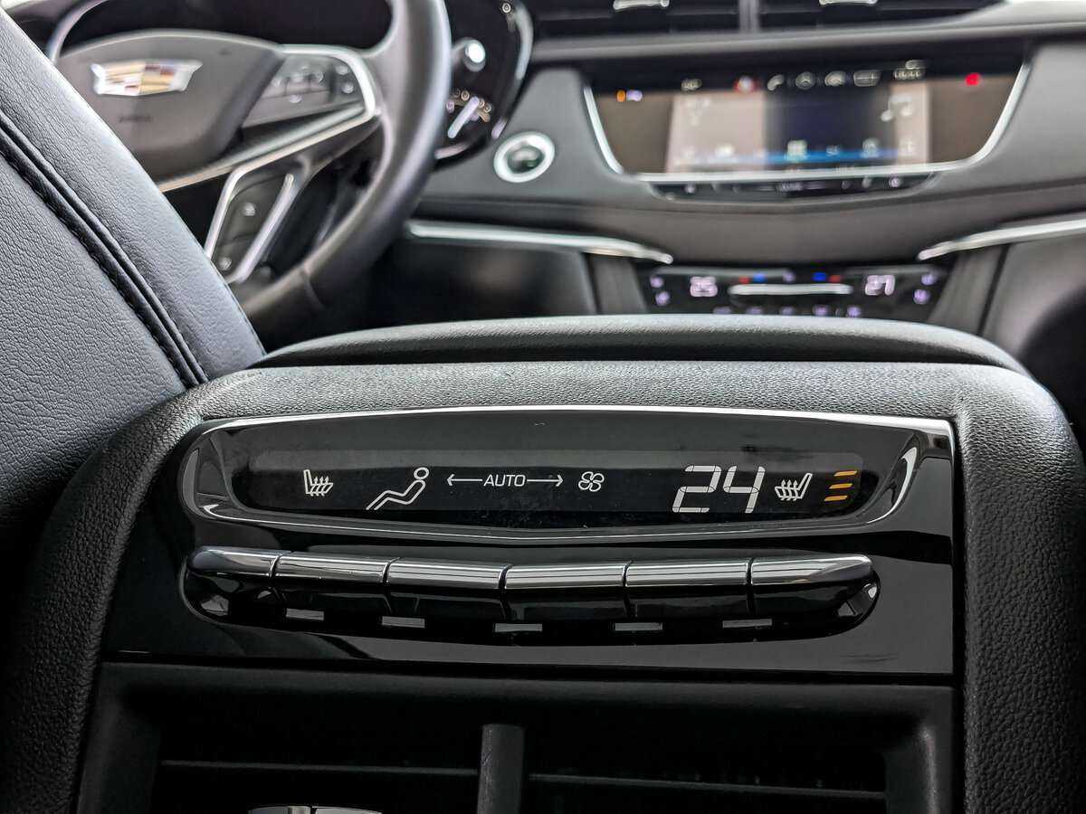 Купить Cadillac XT5 с пробегом. Фото: #20