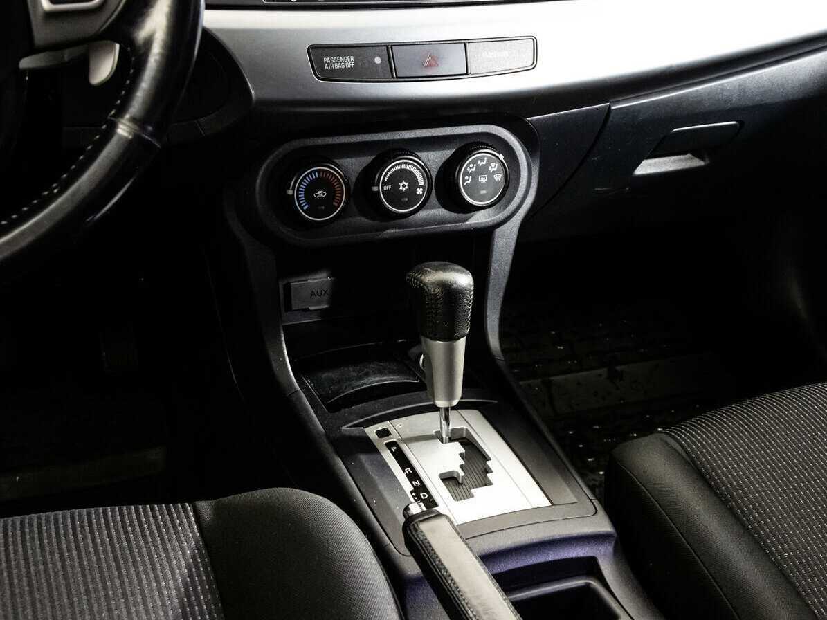 Купить Mitsubishi Lancer с пробегом. Фото: #11