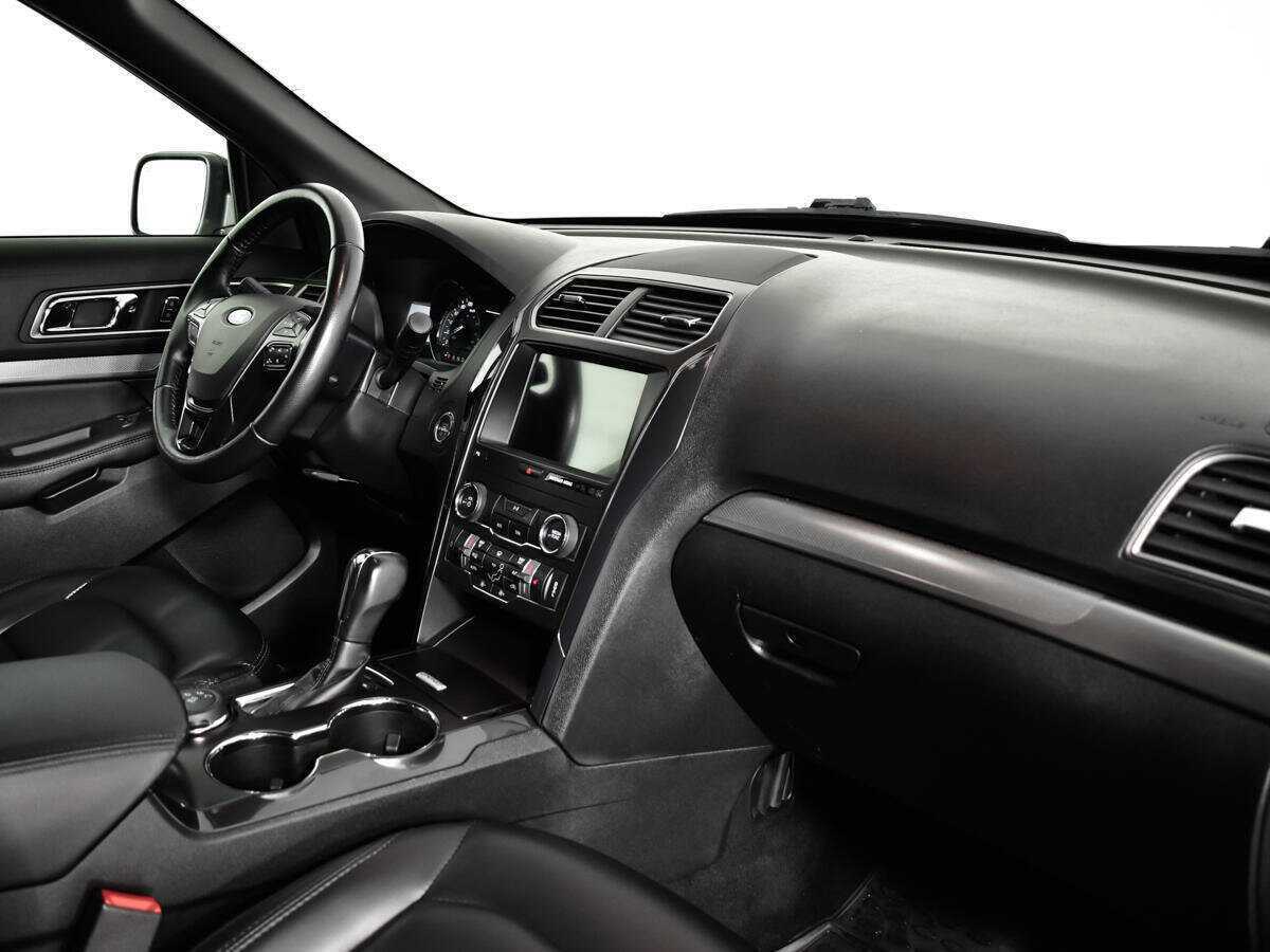 Купить Ford Explorer с пробегом. Фото: #8