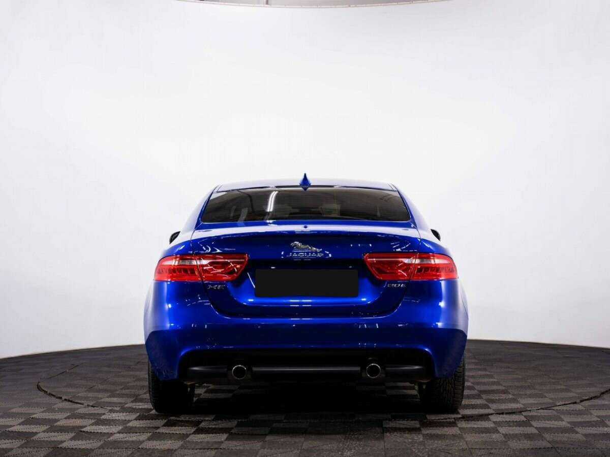 Купить Jaguar XE с пробегом. Фото: #4