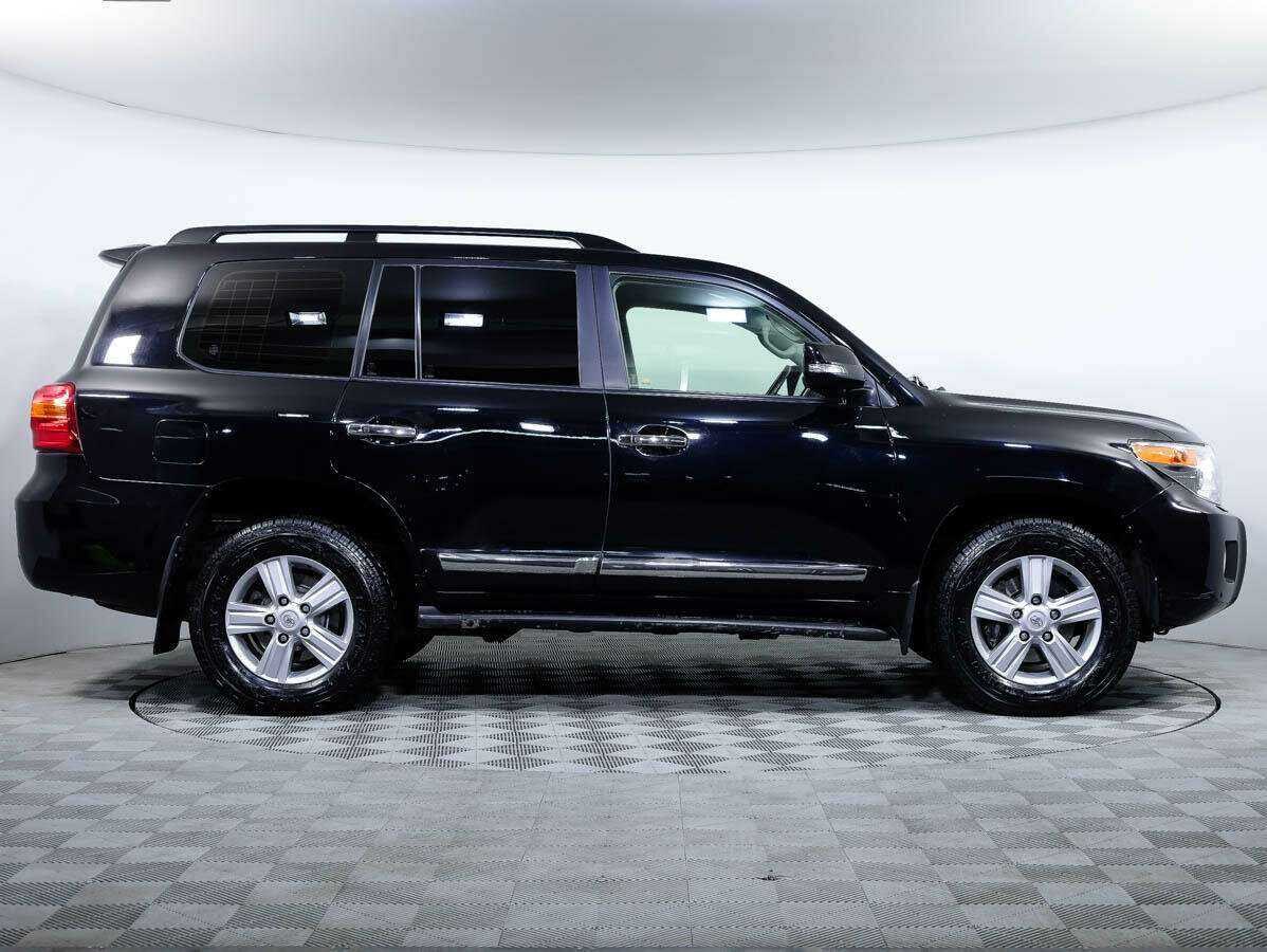 Купить Toyota Land Cruiser с пробегом. Фото: #2