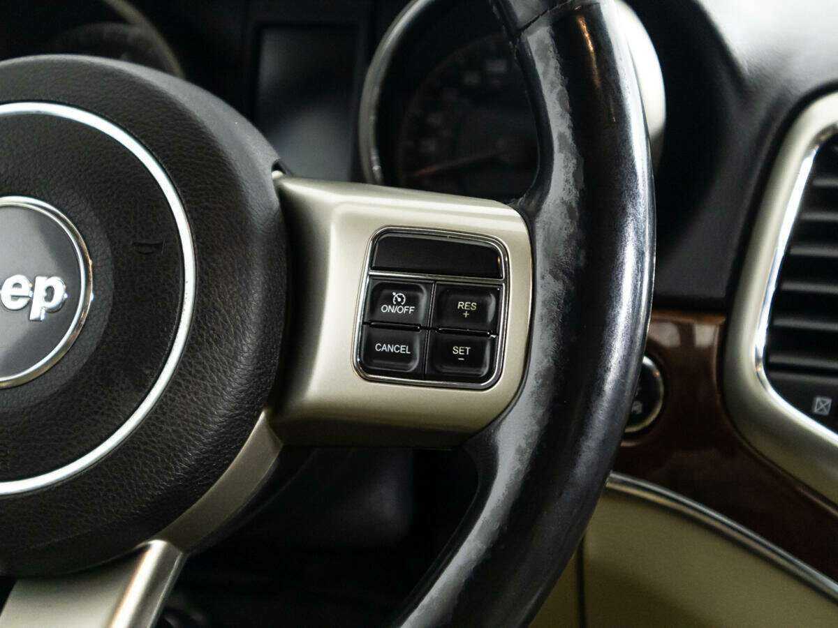 Купить Jeep Grand Cherokee с пробегом. Фото: #19