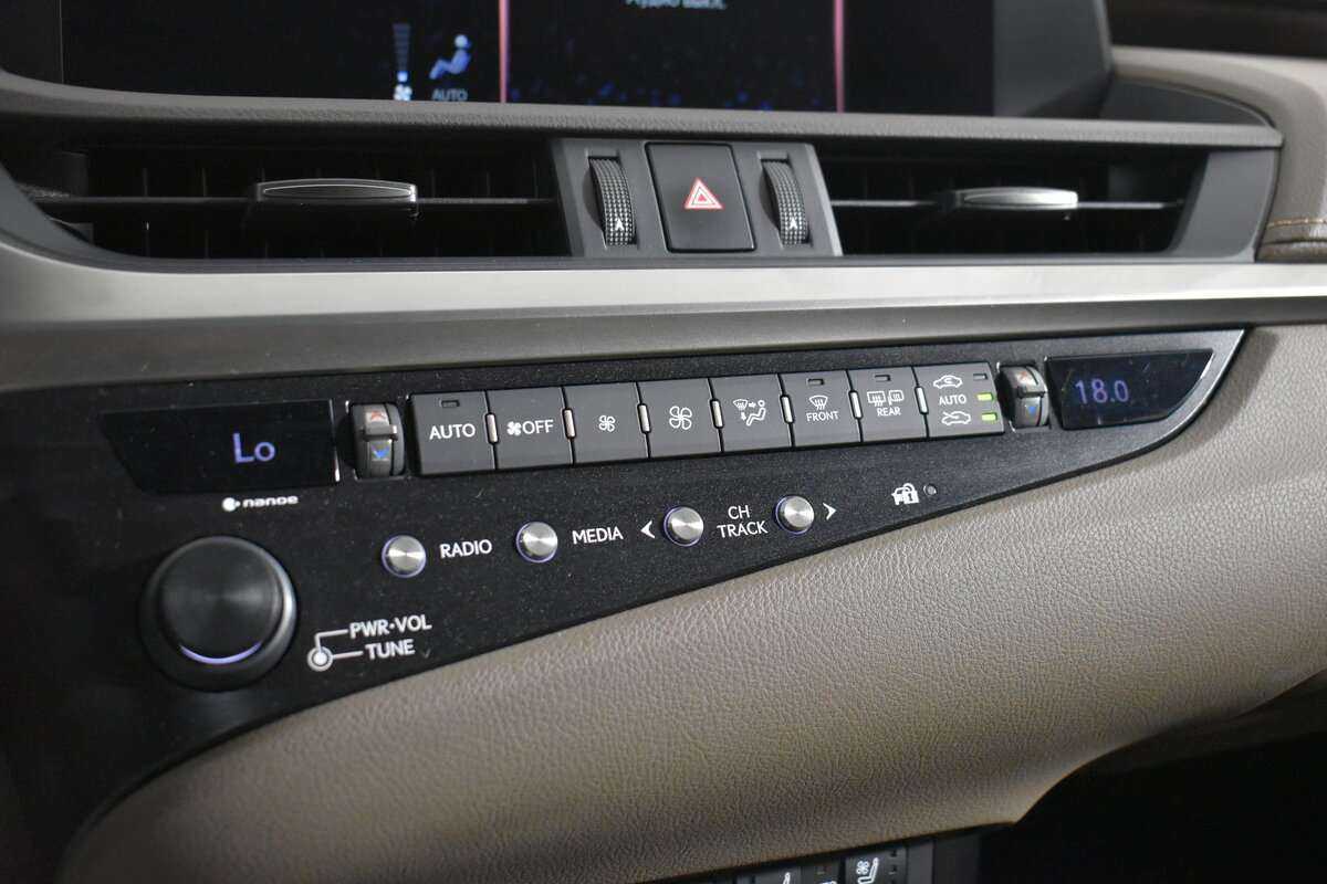 Купить Lexus ES с пробегом. Фото: #16