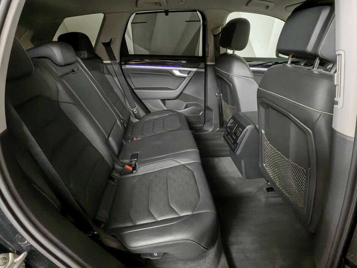 Купить Volkswagen Touareg с пробегом. Фото: #11