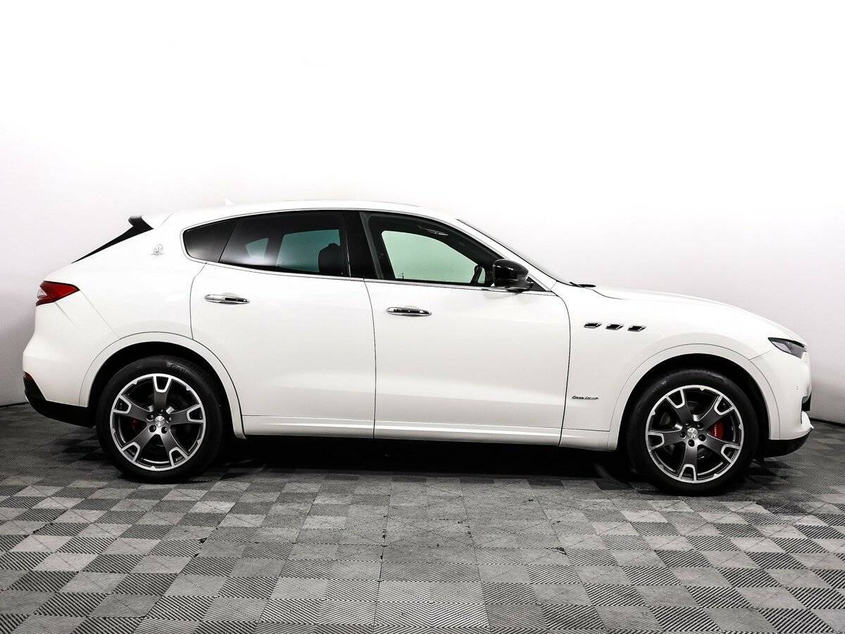 Купить Maserati Levante с пробегом. Фото: #3