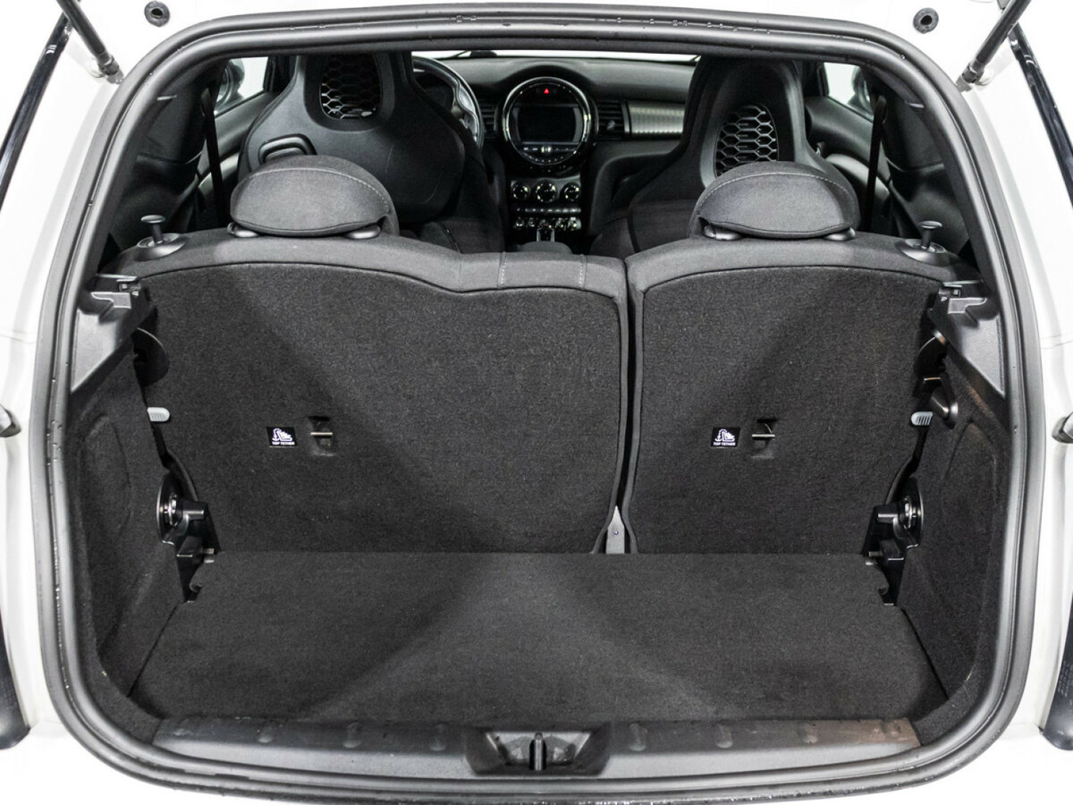 Купить Mini Hatch с пробегом. Фото: #13