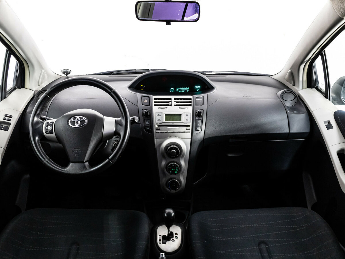 Купить Toyota Yaris с пробегом. Фото: #9
