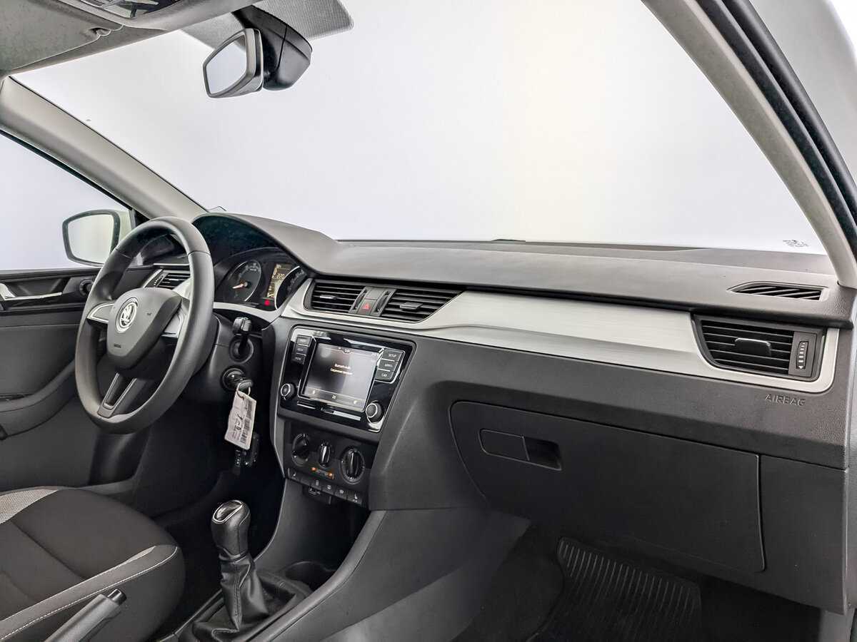 Купить Skoda Rapid с пробегом. Фото: #8