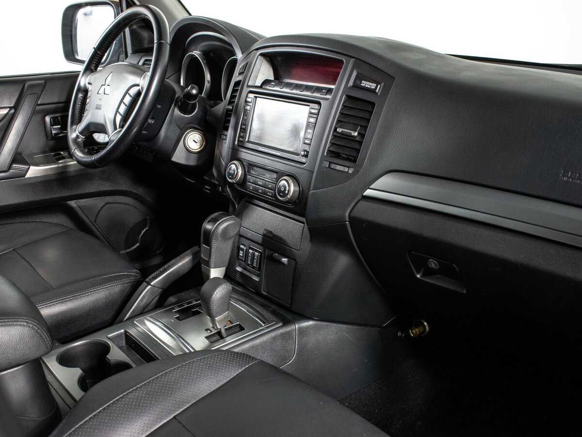 Купить Mitsubishi Pajero с пробегом. Фото: #8