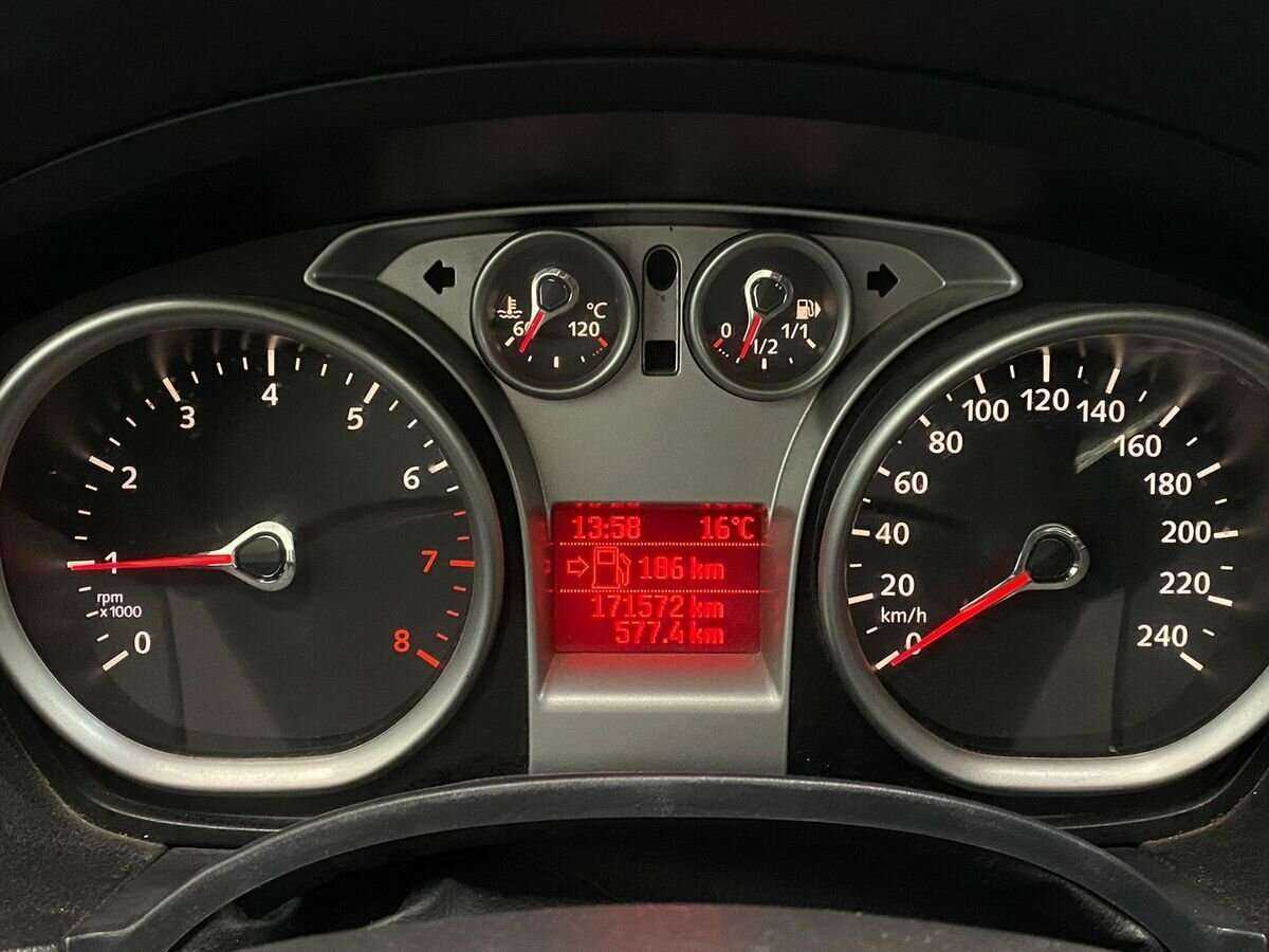 Купить Ford Focus с пробегом. Фото: #11