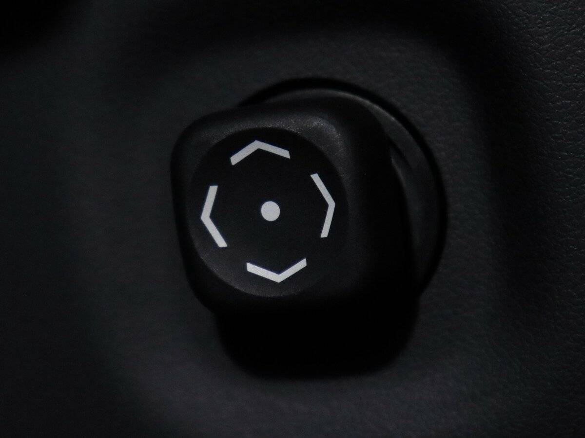 Купить Toyota Land Cruiser с пробегом. Фото: #20