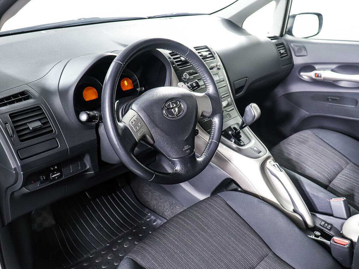 Купить Toyota Auris с пробегом. Фото: #12