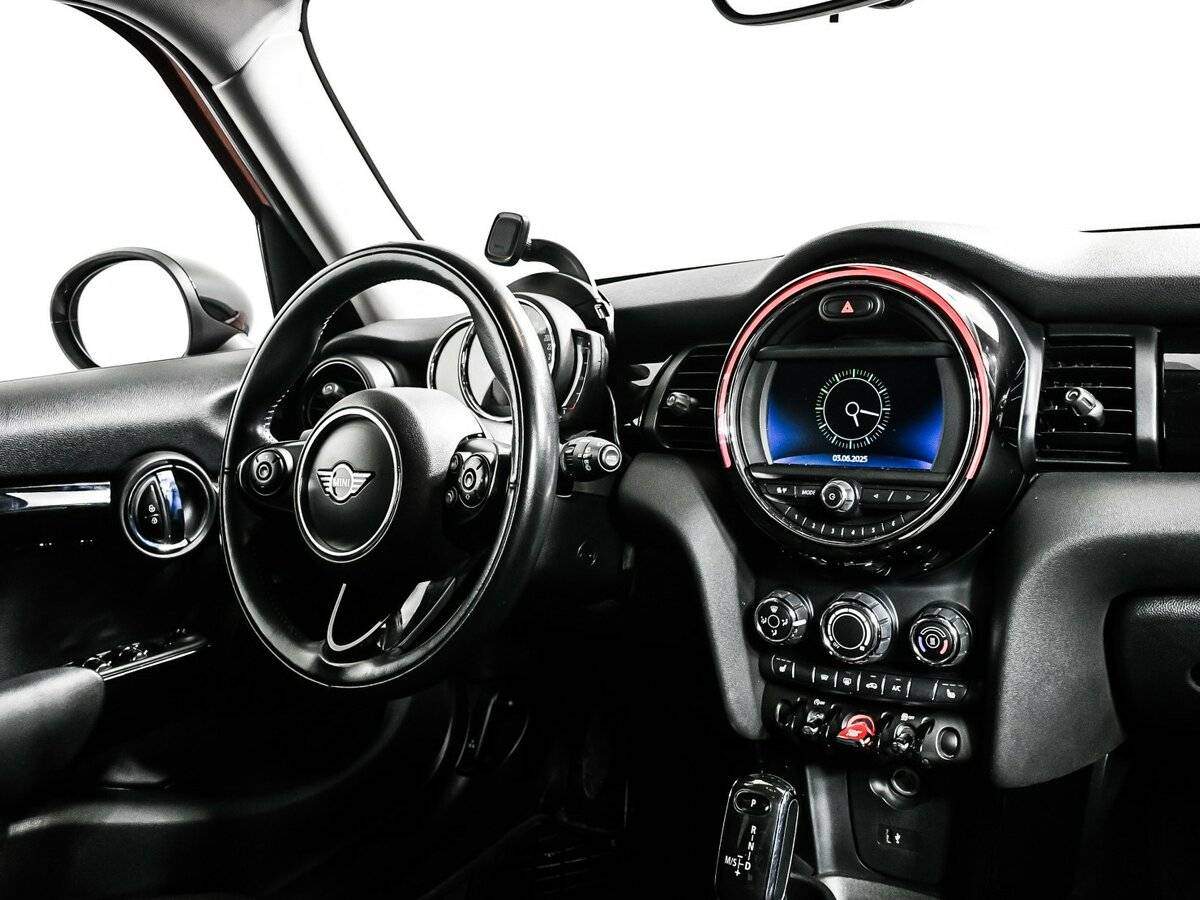 Купить Mini Hatch с пробегом. Фото: #8