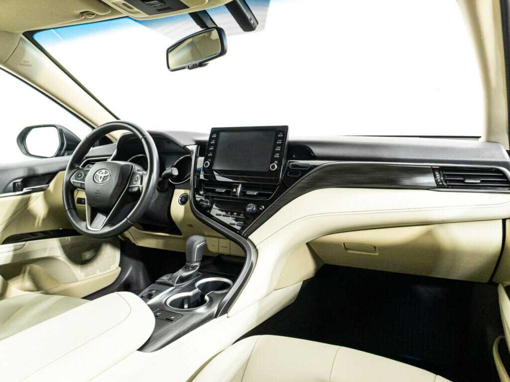 Купить Toyota Camry с пробегом. Фото: #8