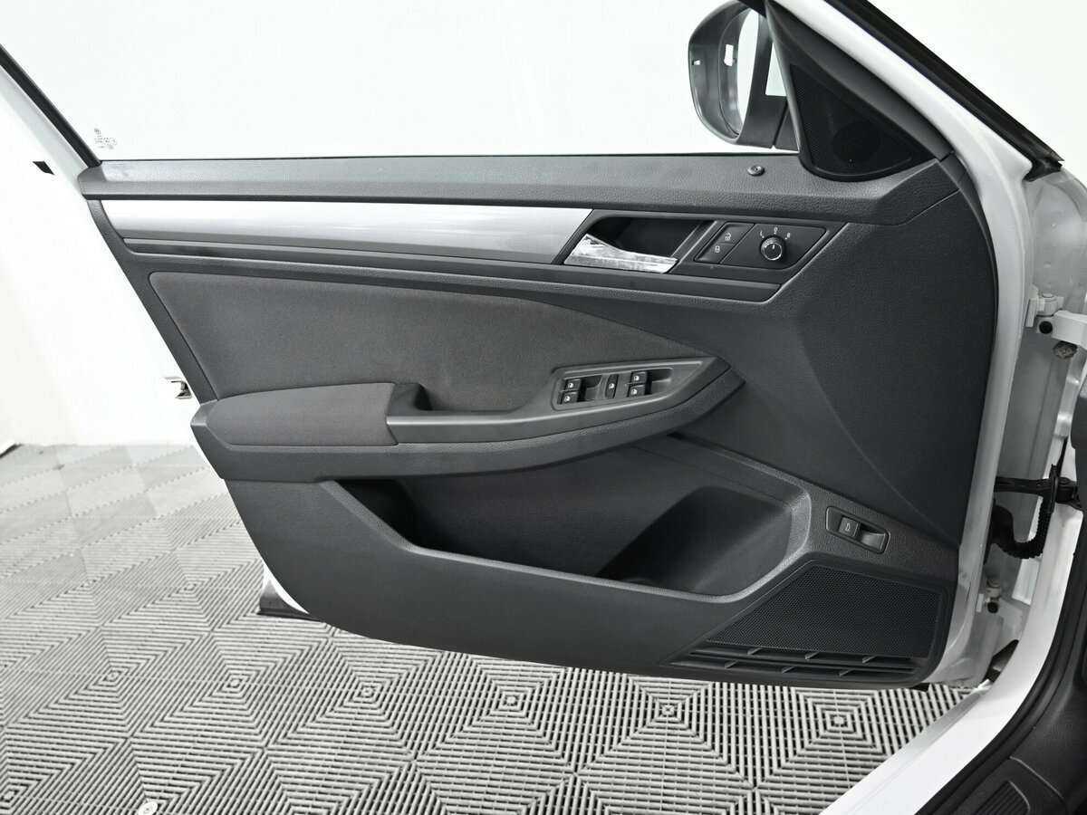 Купить Volkswagen Bora с пробегом. Фото: #12
