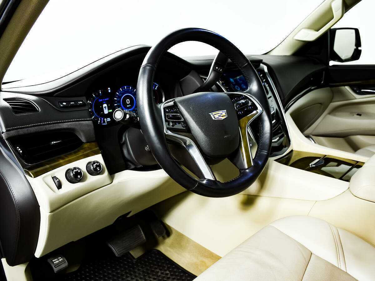 Купить Cadillac Escalade с пробегом. Фото: #13