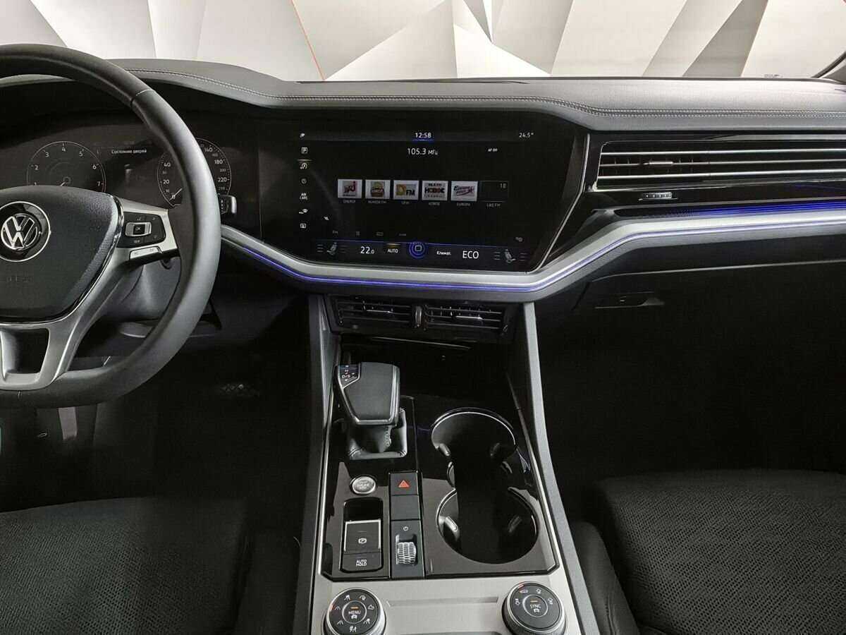 Купить Volkswagen Touareg с пробегом. Фото: #10
