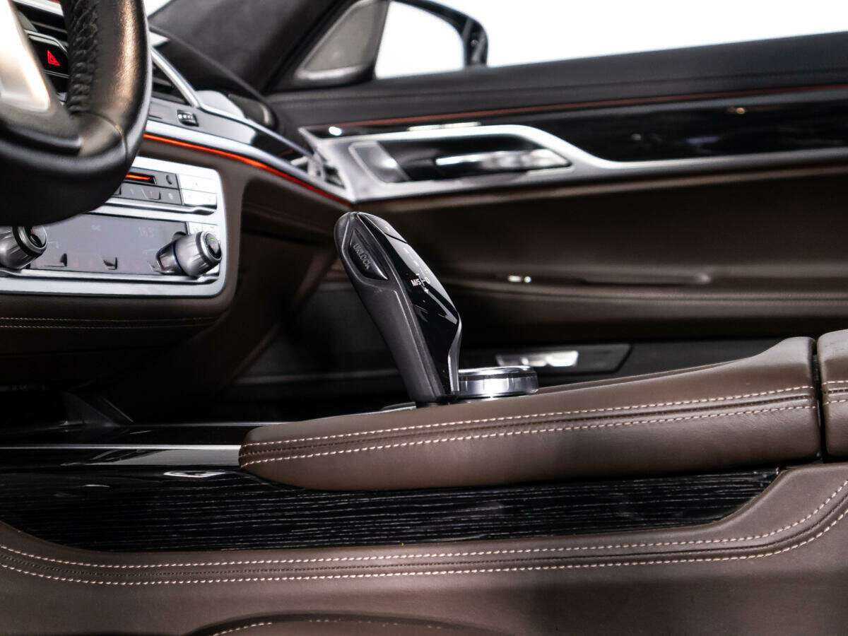 Купить BMW 7 серии с пробегом. Фото: #21